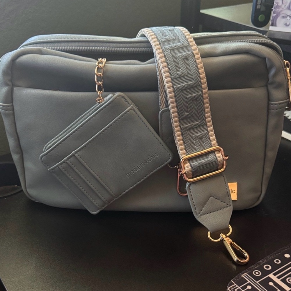 Modern+Chic Alice dusty blue Crossbody Bag with Card Holder